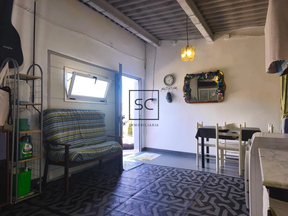 Casa con dos viviendas independientes en Leiro, Miño