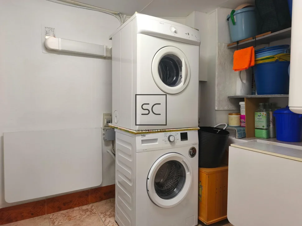 Casa con dos viviendas independientes en Leiro, Miño