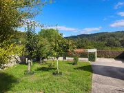 Casa con dos viviendas independientes en Leiro, Miño