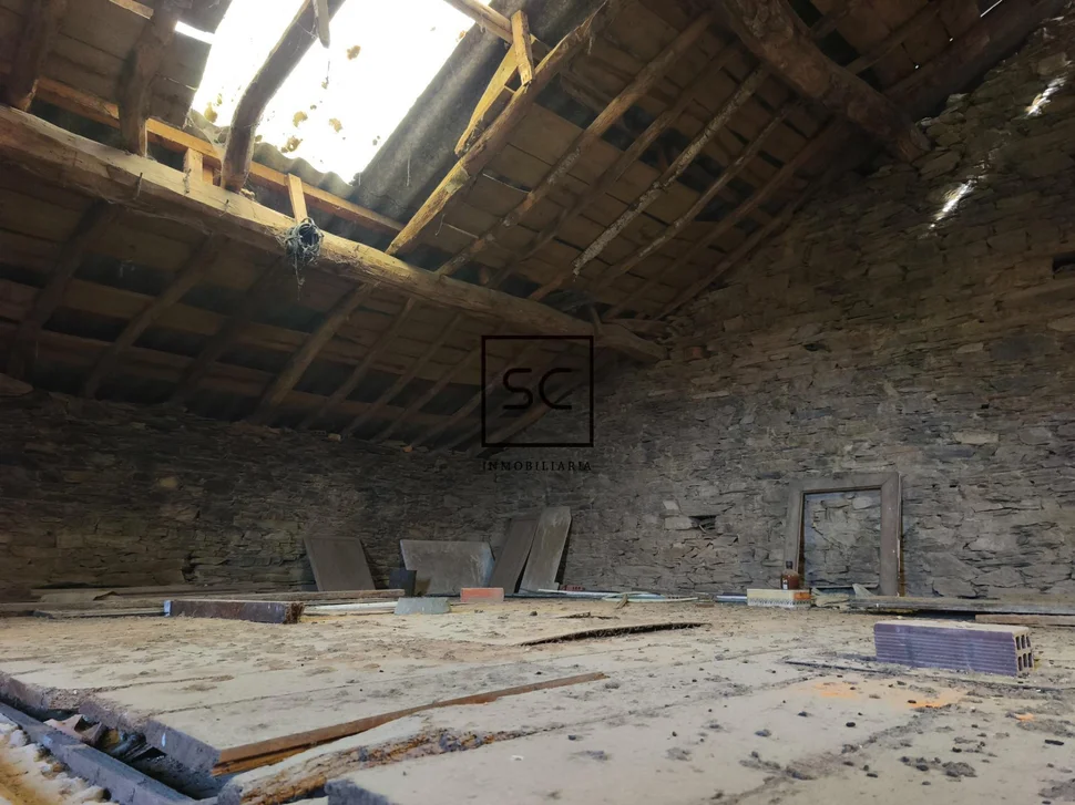 Casa de piedra para rehabilitar en O Feal, Narón.