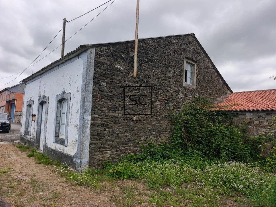 Casa de piedra para rehabilitar en O Feal, Narón.