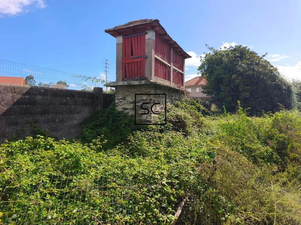 Casa de piedra para rehabilitar en O Feal, Narón.