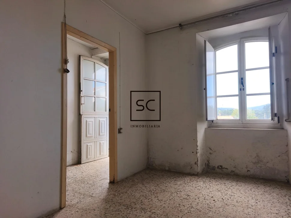 Casa de piedra para rehabilitar en O Feal, Narón.