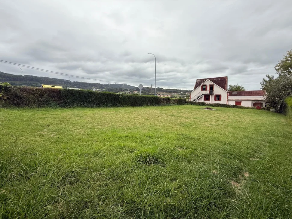 Casa con finca y garaje en Chamorro-Boeiro, Valdoviño.