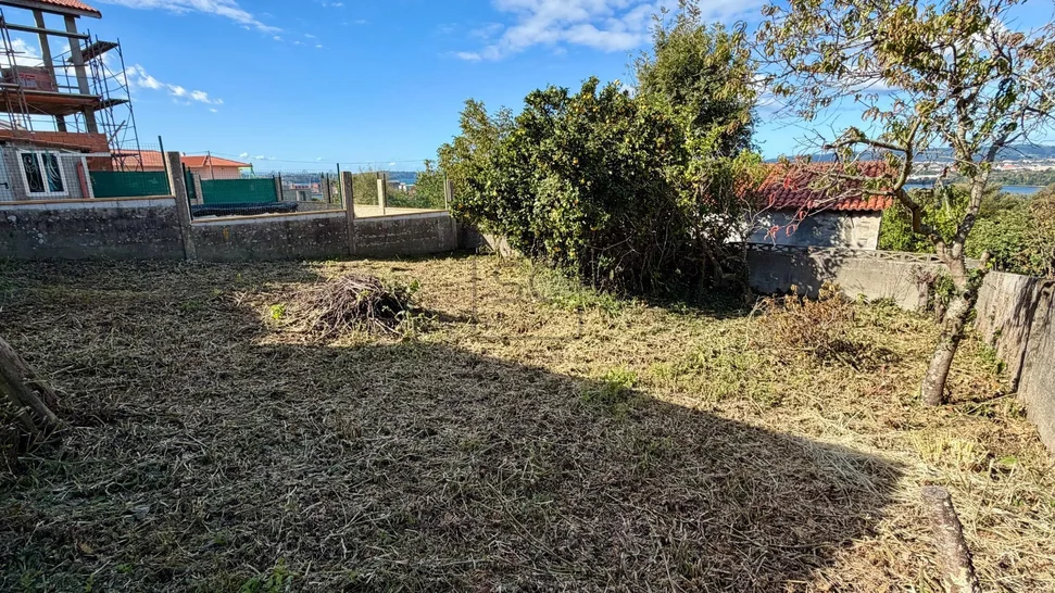 Casa adosada, para reformar en Neda. – foto 3